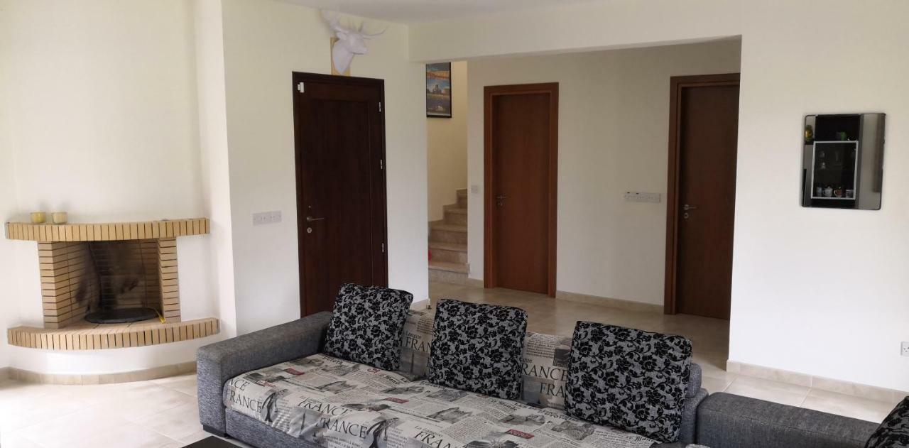 Villa Elena In ארגאקה מראה חיצוני תמונה
